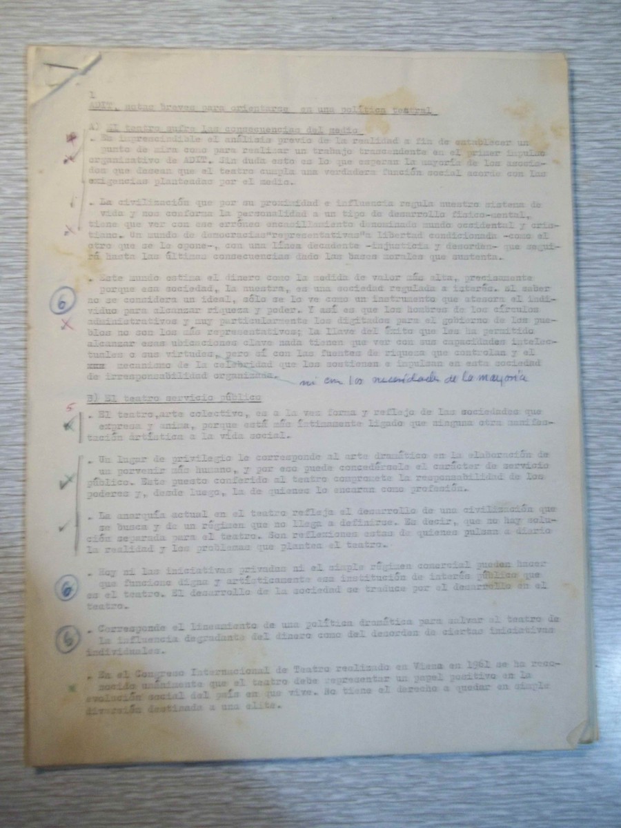 Notas breves para orientarse en una política teatral 1