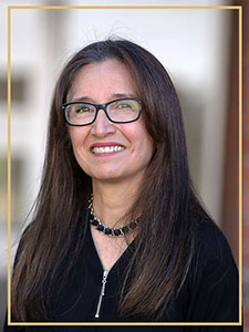 Amelia Perez-Silverman '76