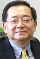 Dr. Benjamin Lee