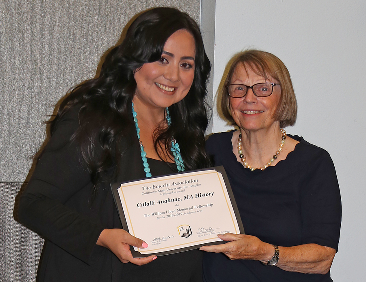 Citlalli Anahuac, student, with professor presenting award