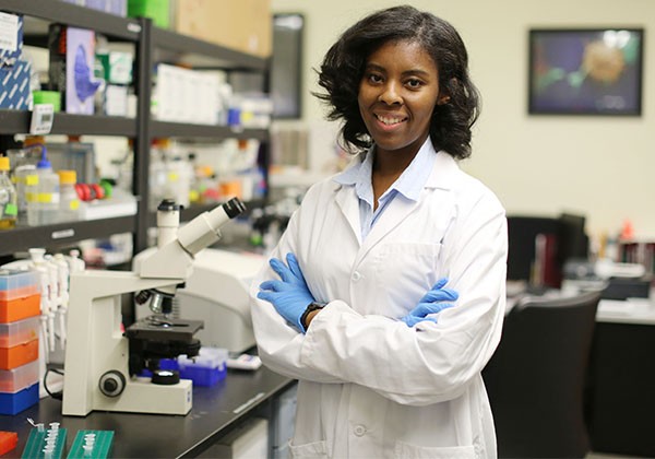 Student in Bioscience Lab