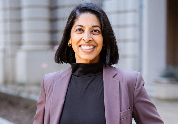 Akhila Card Headshot