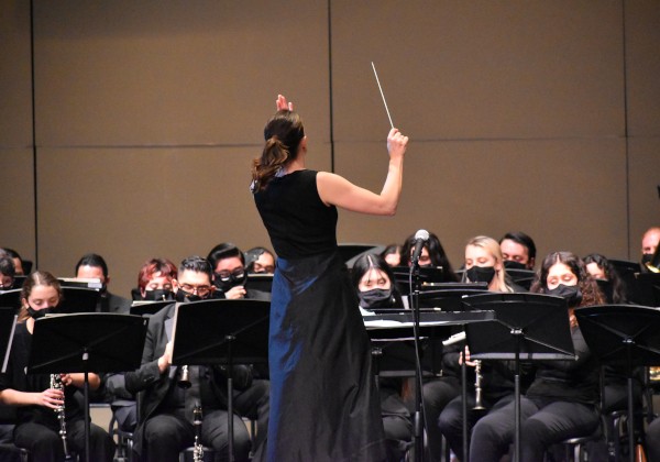 Emily Moss conducting the wind ensemble