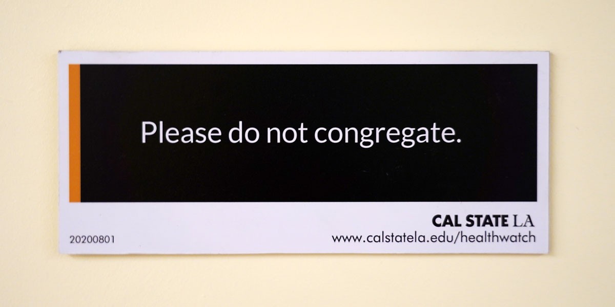 Please do not congregate sign