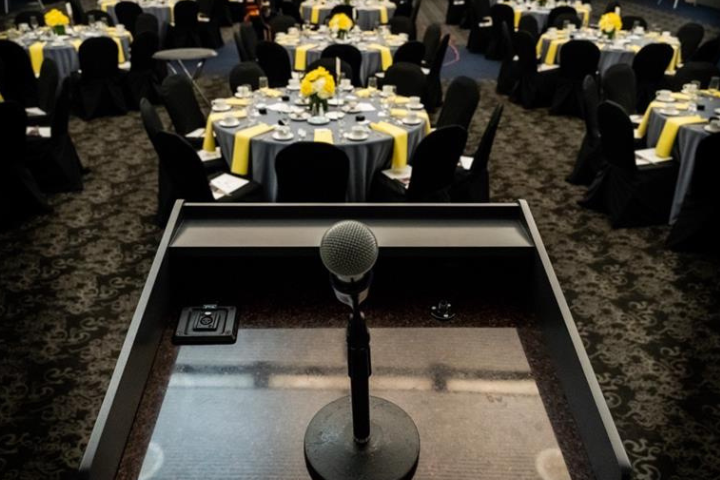 mic & podium