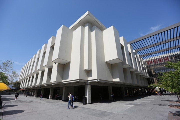 csula main campus library building