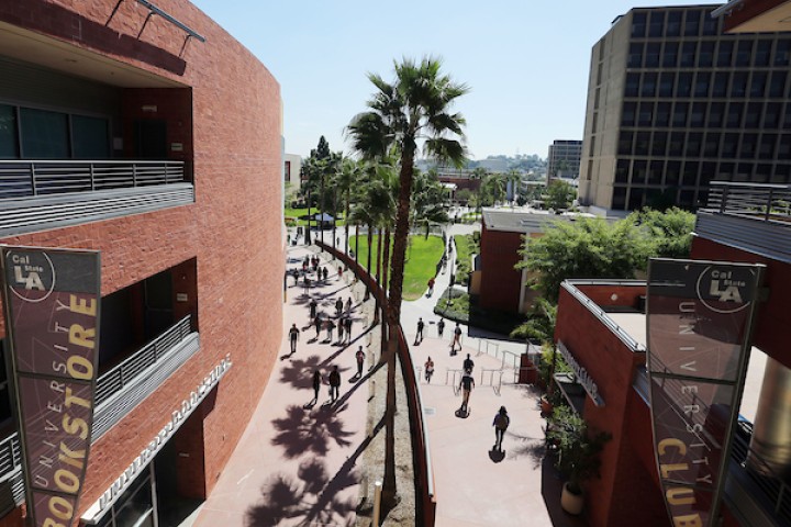 cal state la campus outdoor walkway