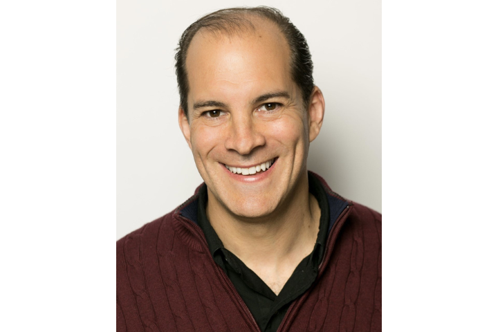 Headshot of actor James Feuer