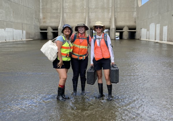 REU Students in the field