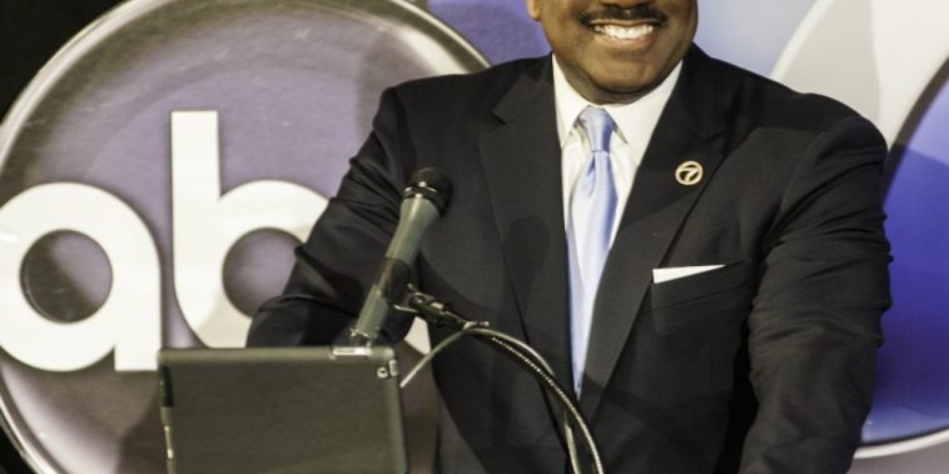 2013_02_19_LA-Mayoral-Primary-Debate_08-e1513279013823