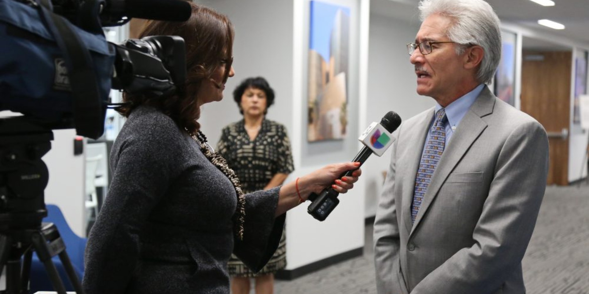 Lantion Poll Speaker engaged with local news
