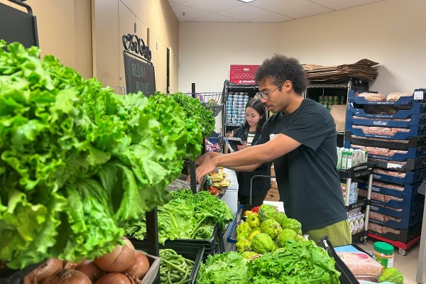 Fellow organizing produce at CSULA Food Pantry