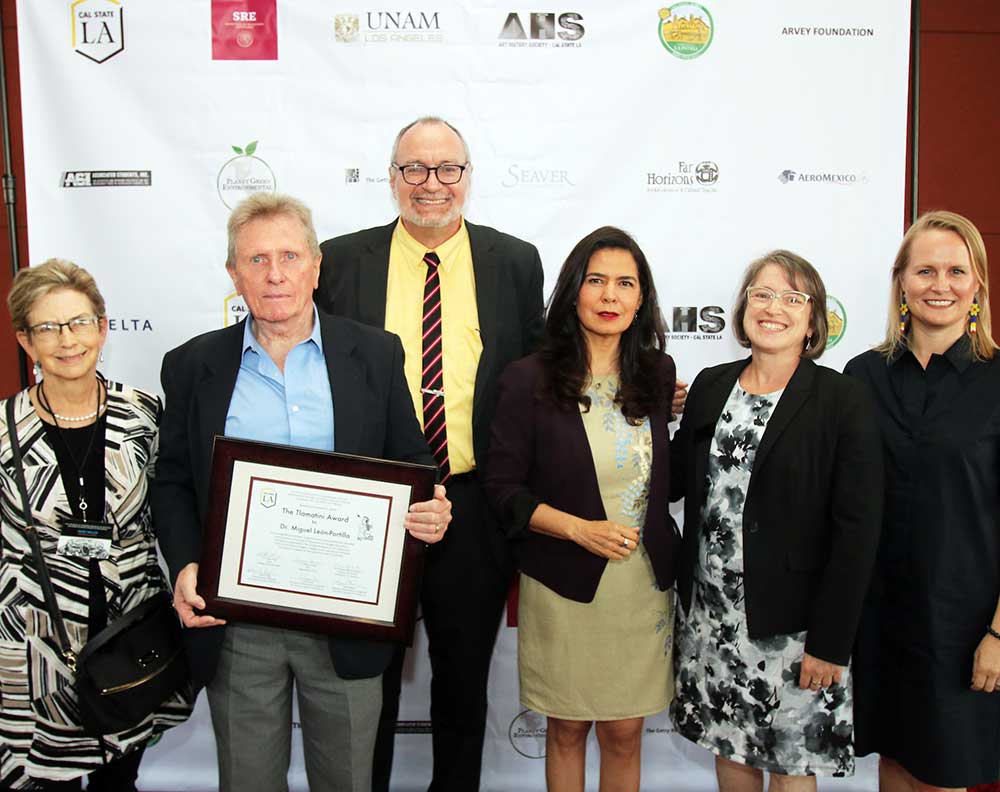 Mesoamerica Symposium photo of faculty and dean 